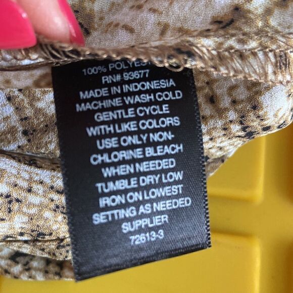 Worthington Tops Worthington Snakeskin Button Up Tank blouse Ladies Large - Picture 8 of 8